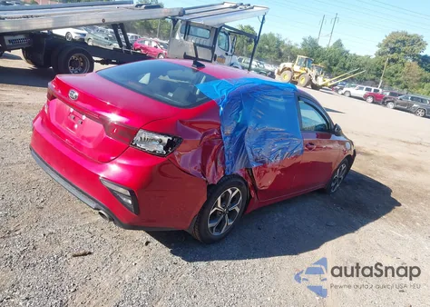 2021 Kia Forte Lxs z USA, uszkodzony, nr VIN 3KPF24AD4ME370233